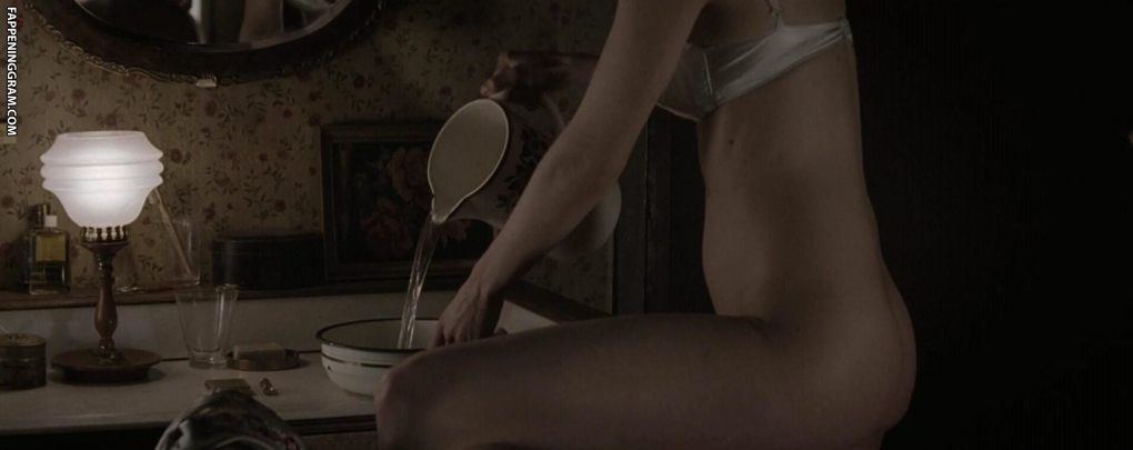 Sylvia Hoeks в купальнике