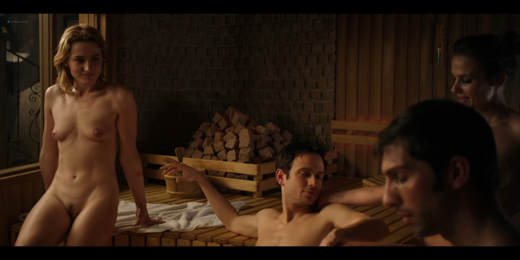 Голая Джесса Родс в сауне