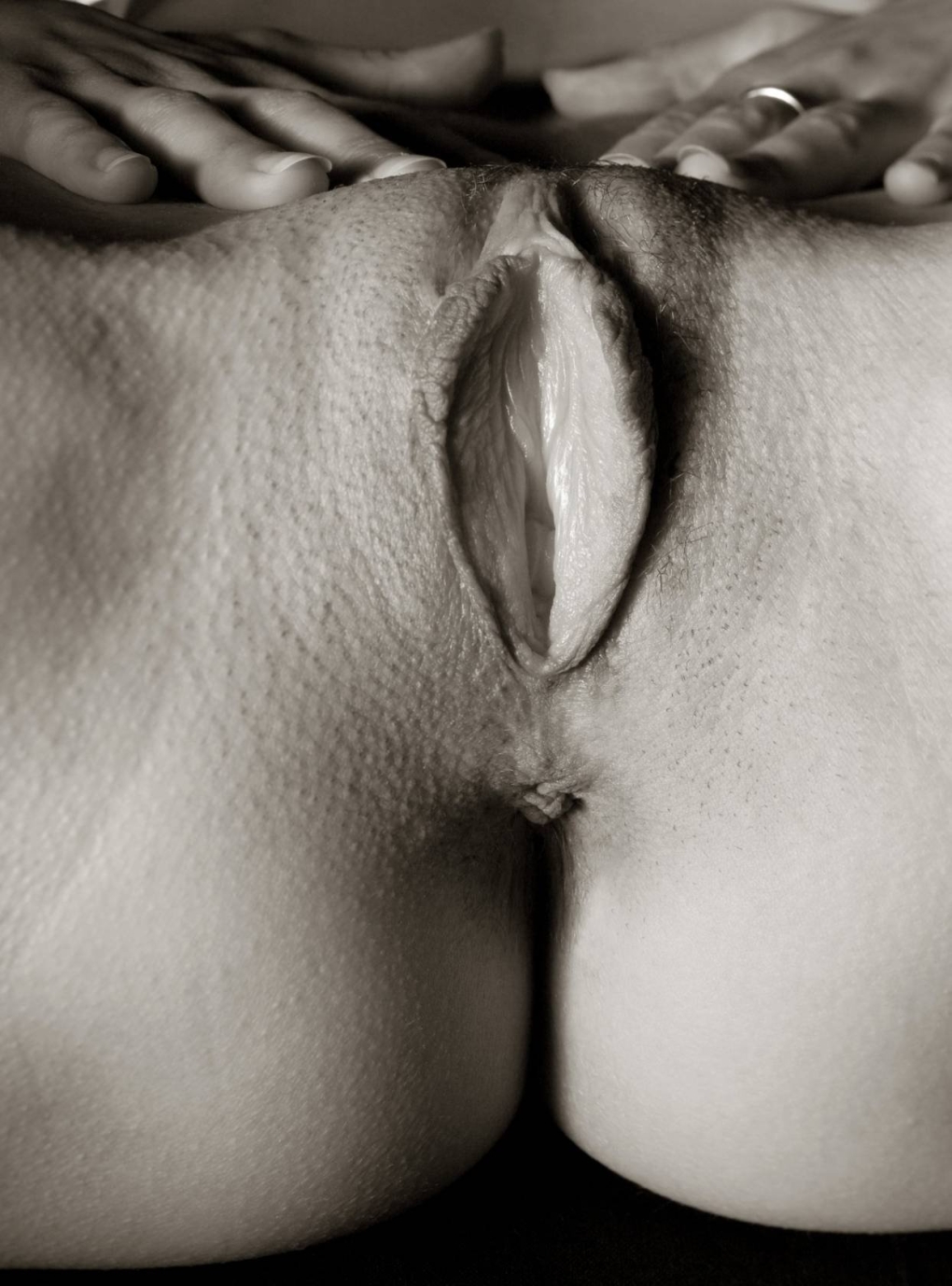 Голые девки крупным планом