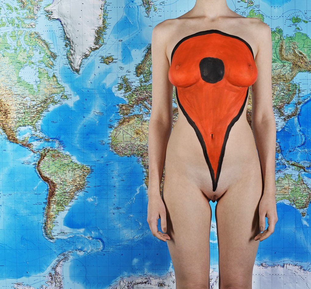 Голая в краске бодиарт