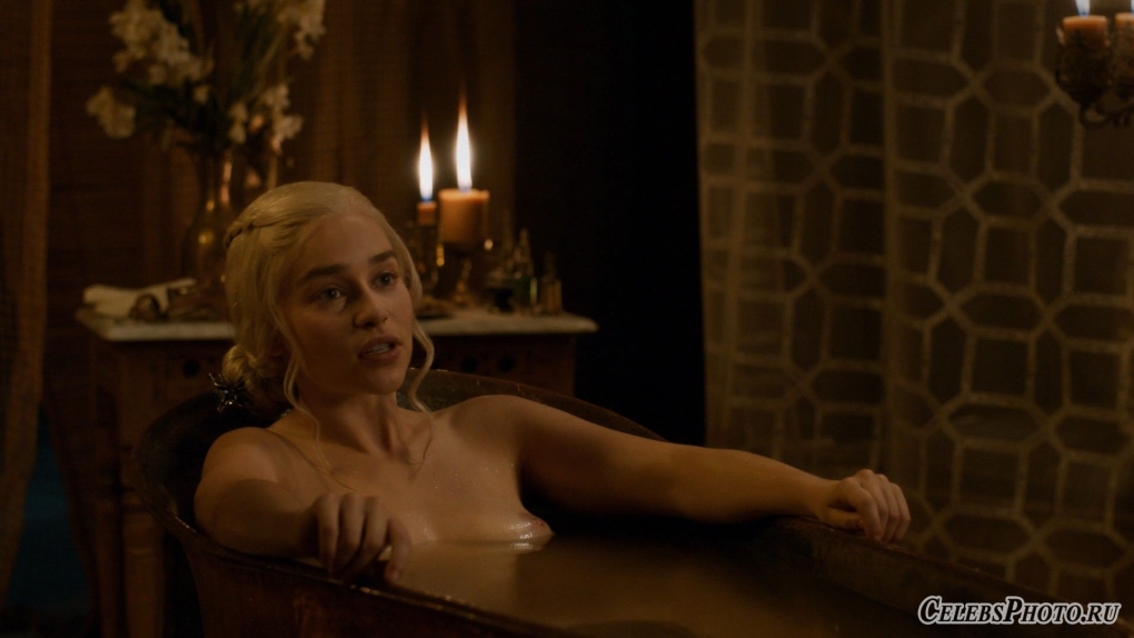 Эротическая Эмилия Кларк в игре престолов