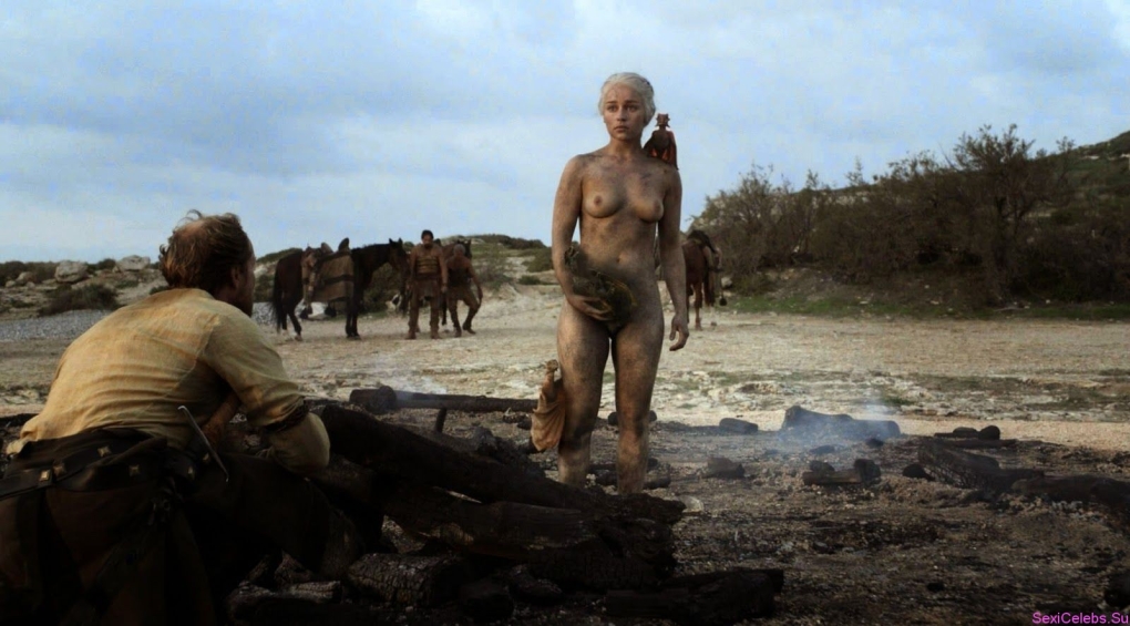 Голая Эмилия Кларк в сериале игра престолов