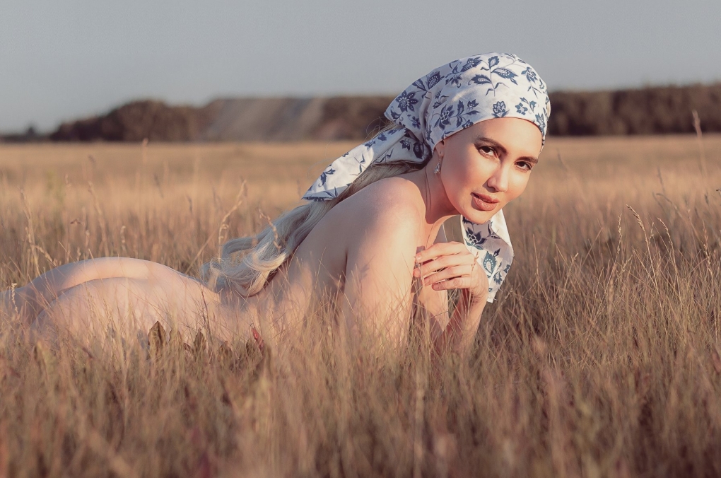 Модель Таня Касумян naked