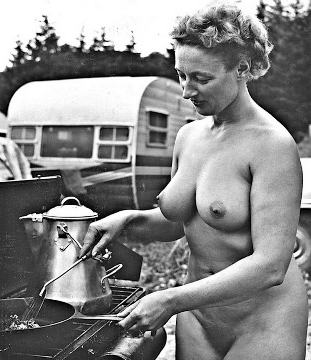 Молодые нудистки ретро