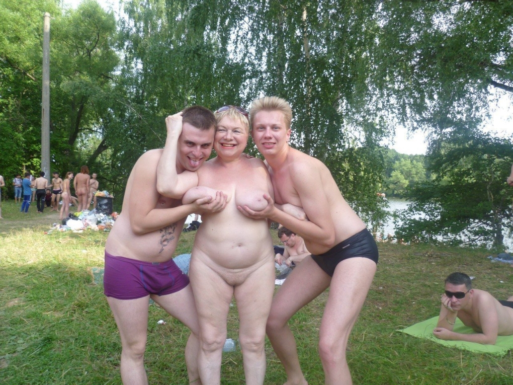 Голые фрики из социальных сетей