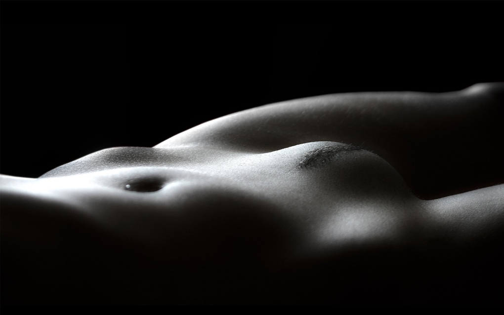 Красивый поцелуй в попку