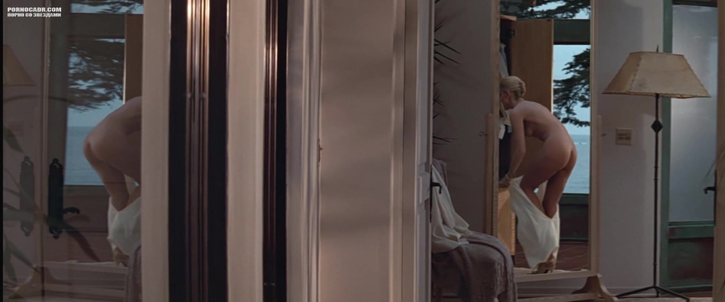 Лиззи Каплан голая в фильме