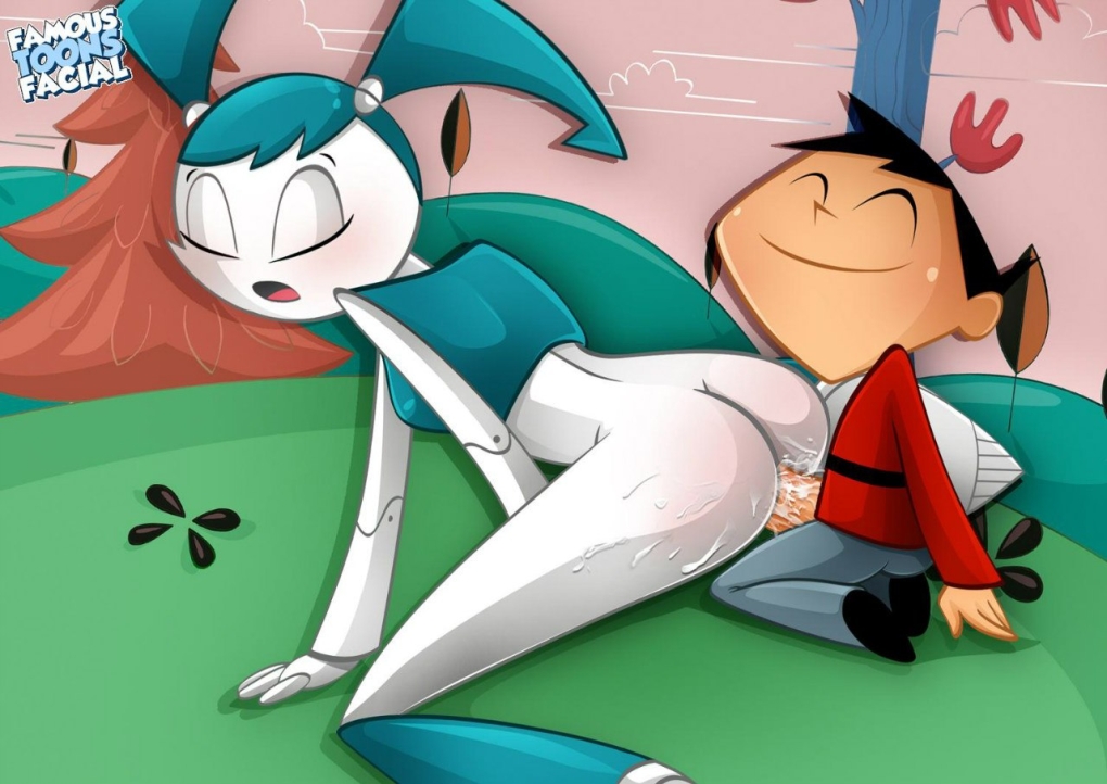 Жизнь и приключения робота-подростка Дженни голая