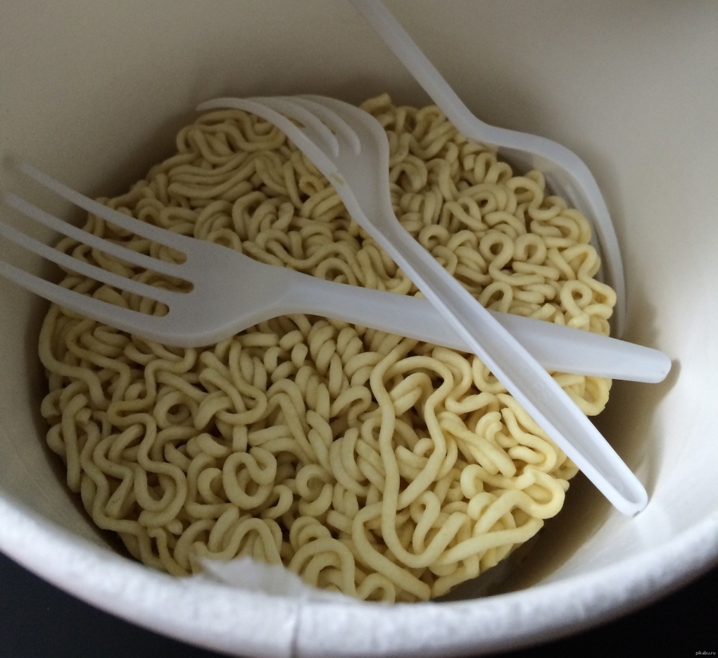 Лапша доширак открытая