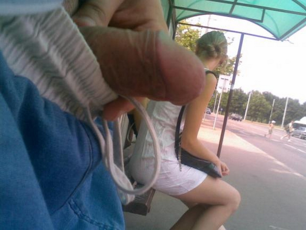 Эксгибиционизм в общественном транспорте