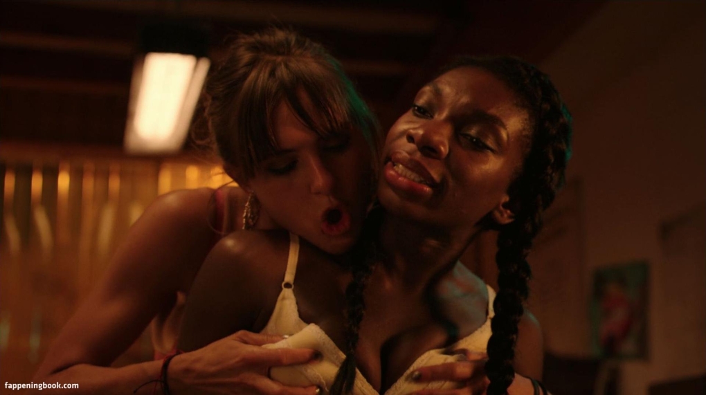 Красивые голые телки в разных позах