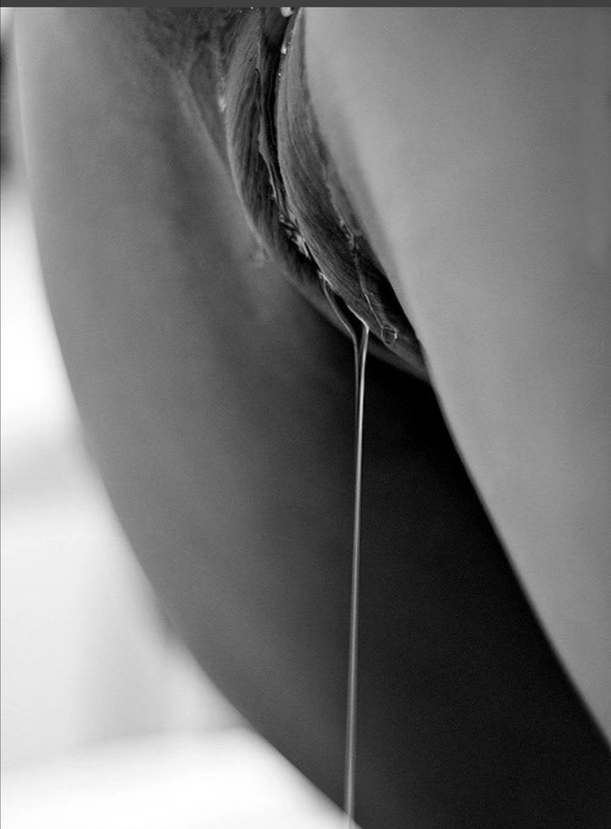 Мокрая киска девушки в душе