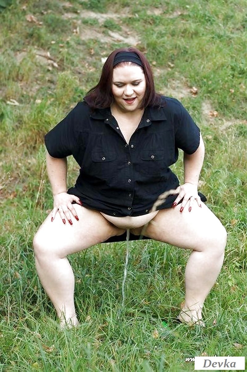 Толстые женщины голые ссут