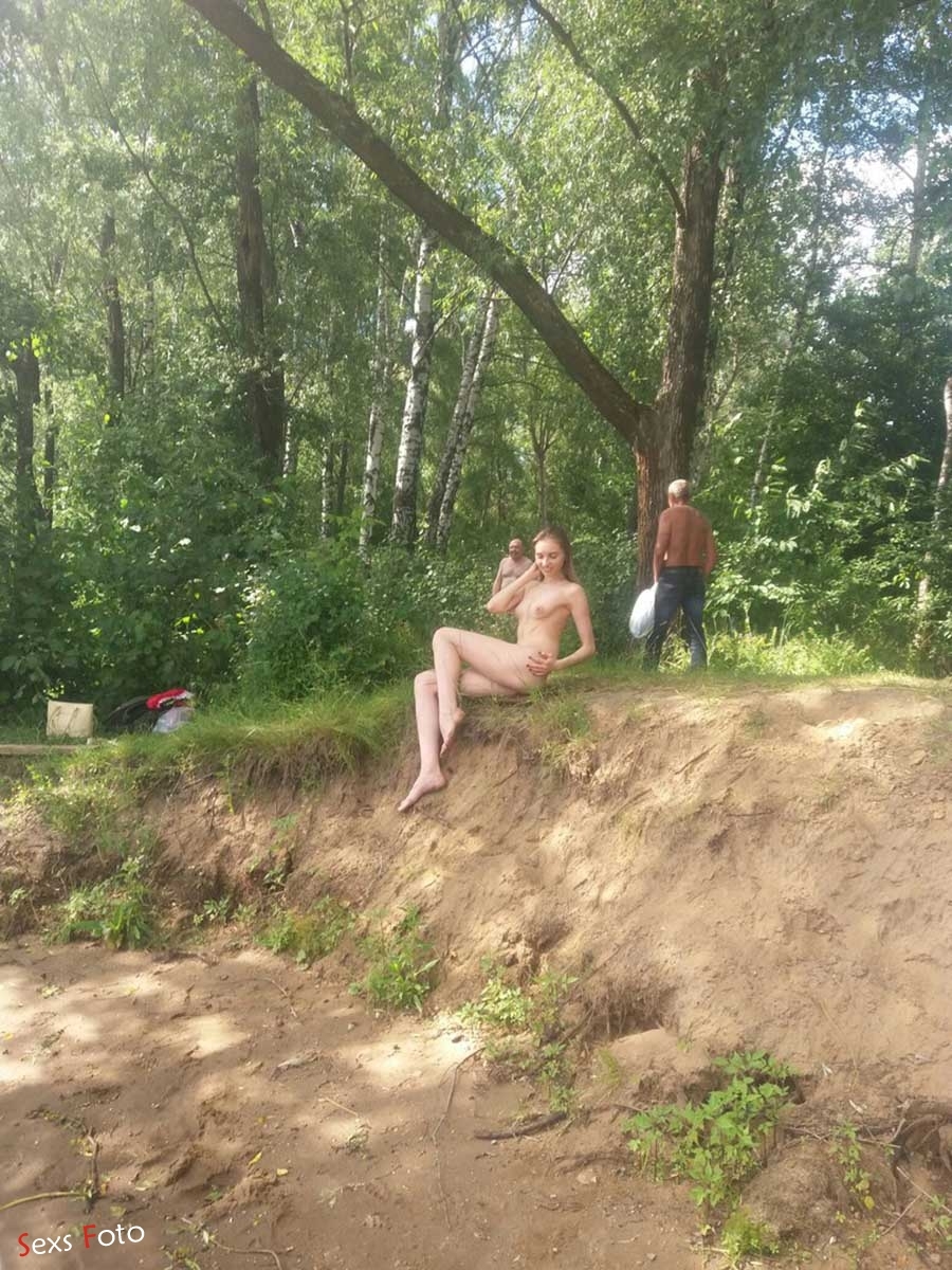 Прогулка голышом деревня