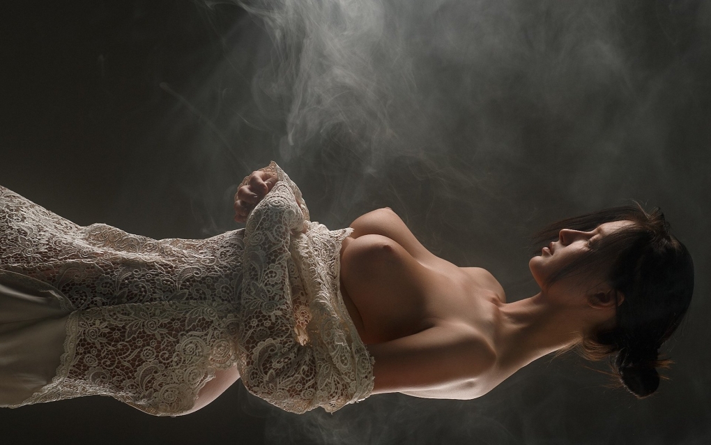 Черно белые эротические фотографии