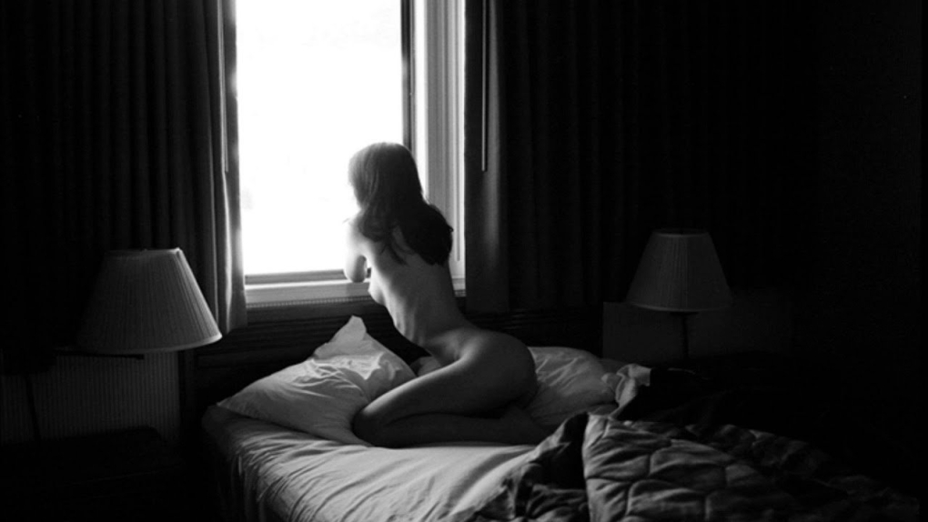 Одиночество голой женщины