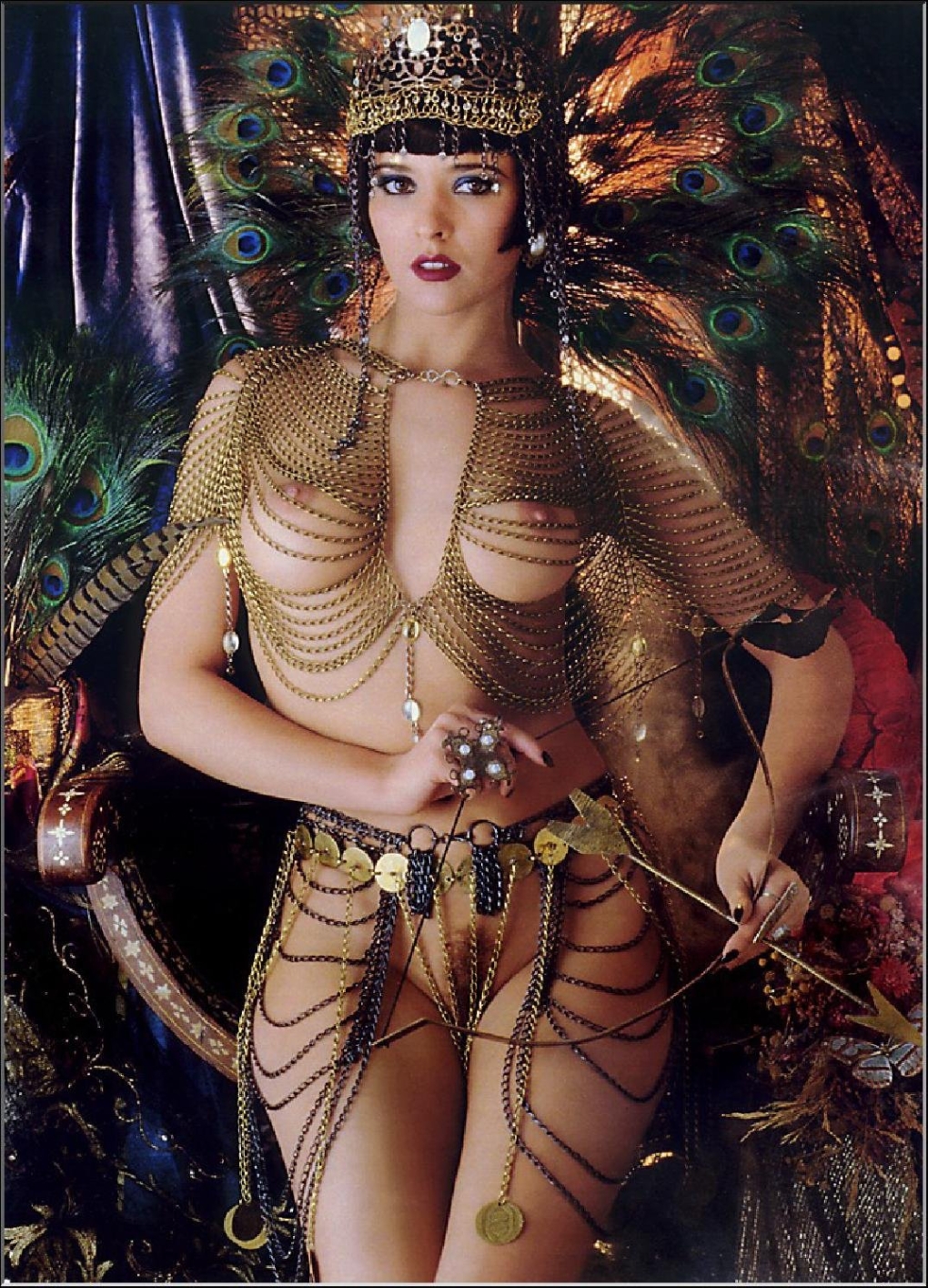 Голые красивые королевы