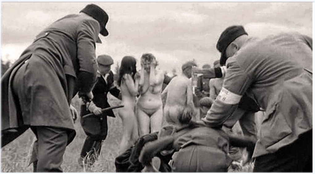 Голая связанная в сарае