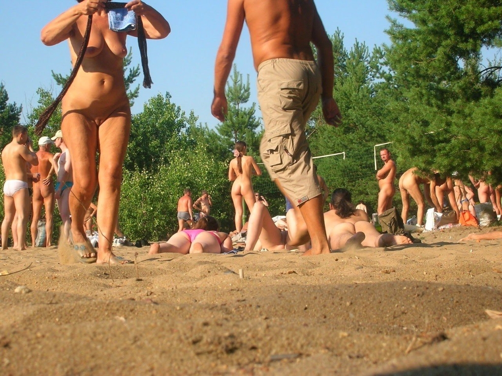 Нудийский пляж серебряный Бор