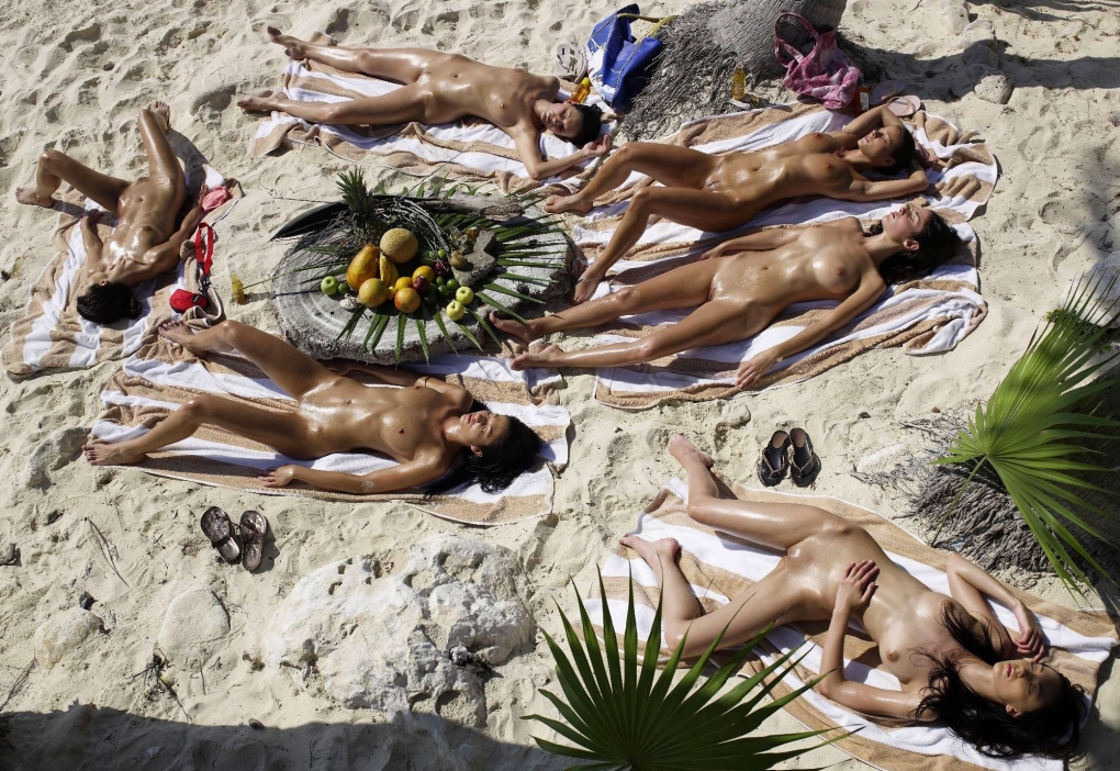 Эротические моменты на пляже