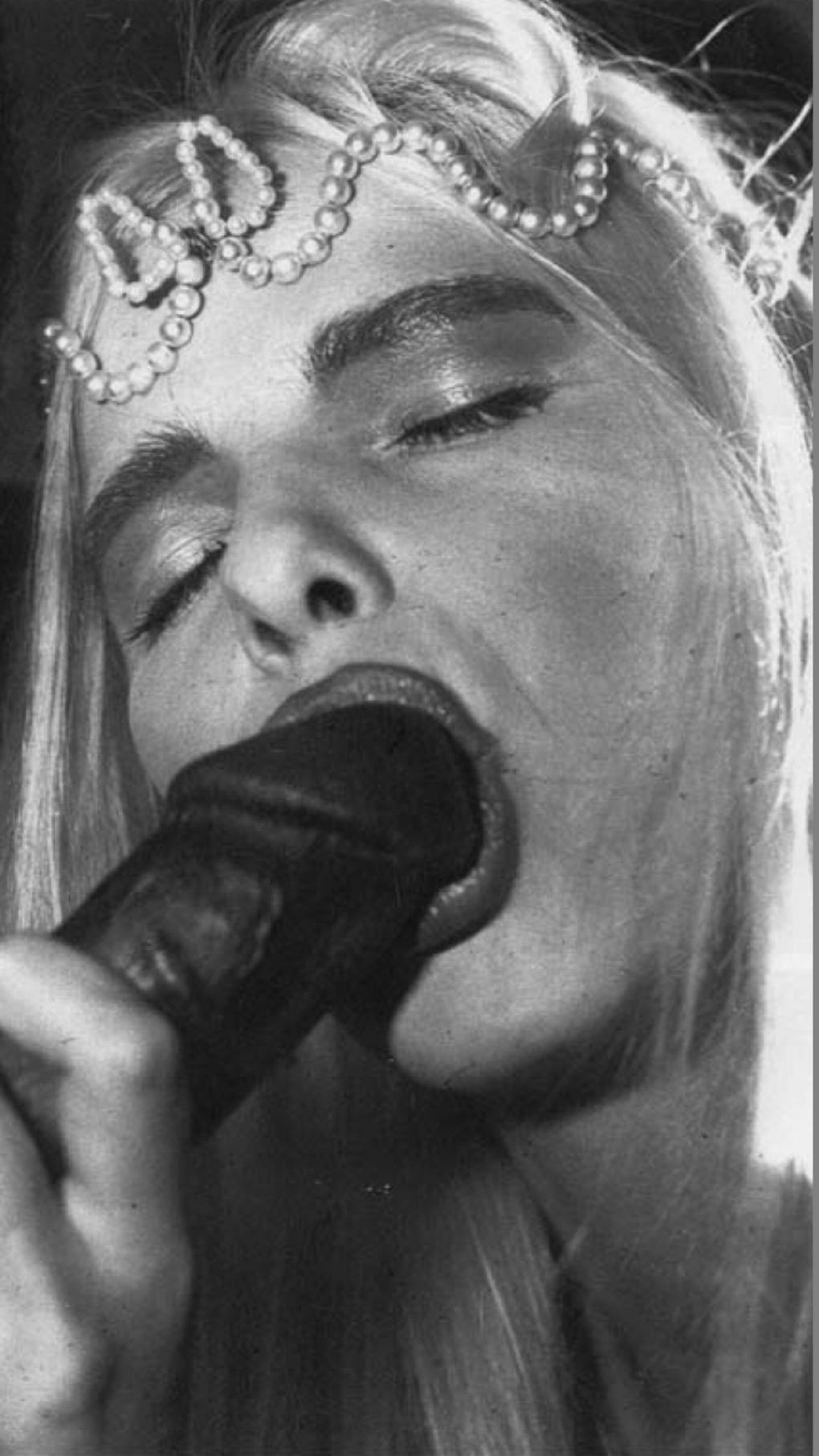 Порноактриса чиччолина