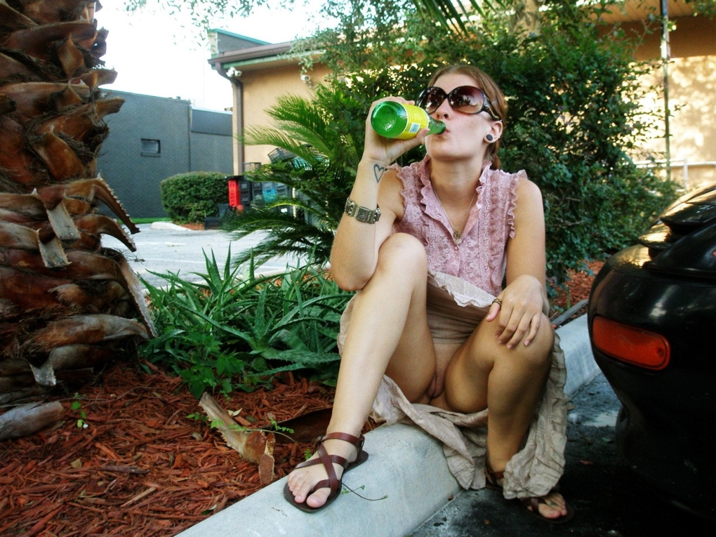 Девушки на даче без трусиков