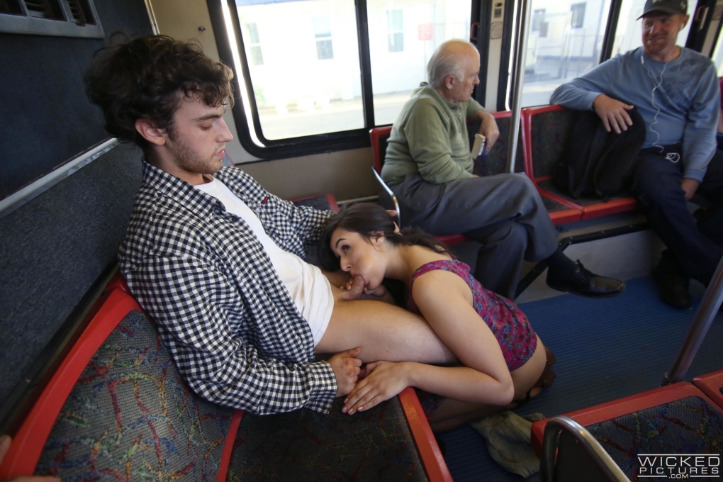 Ебля в общественном транспорте