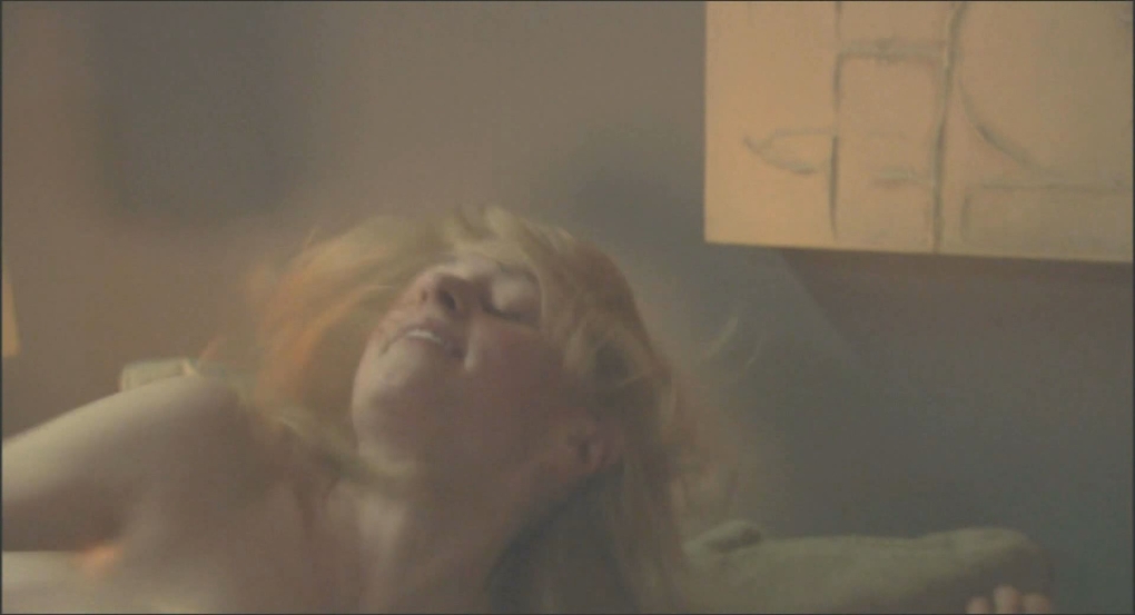 Фото голой Лаура Бертрам