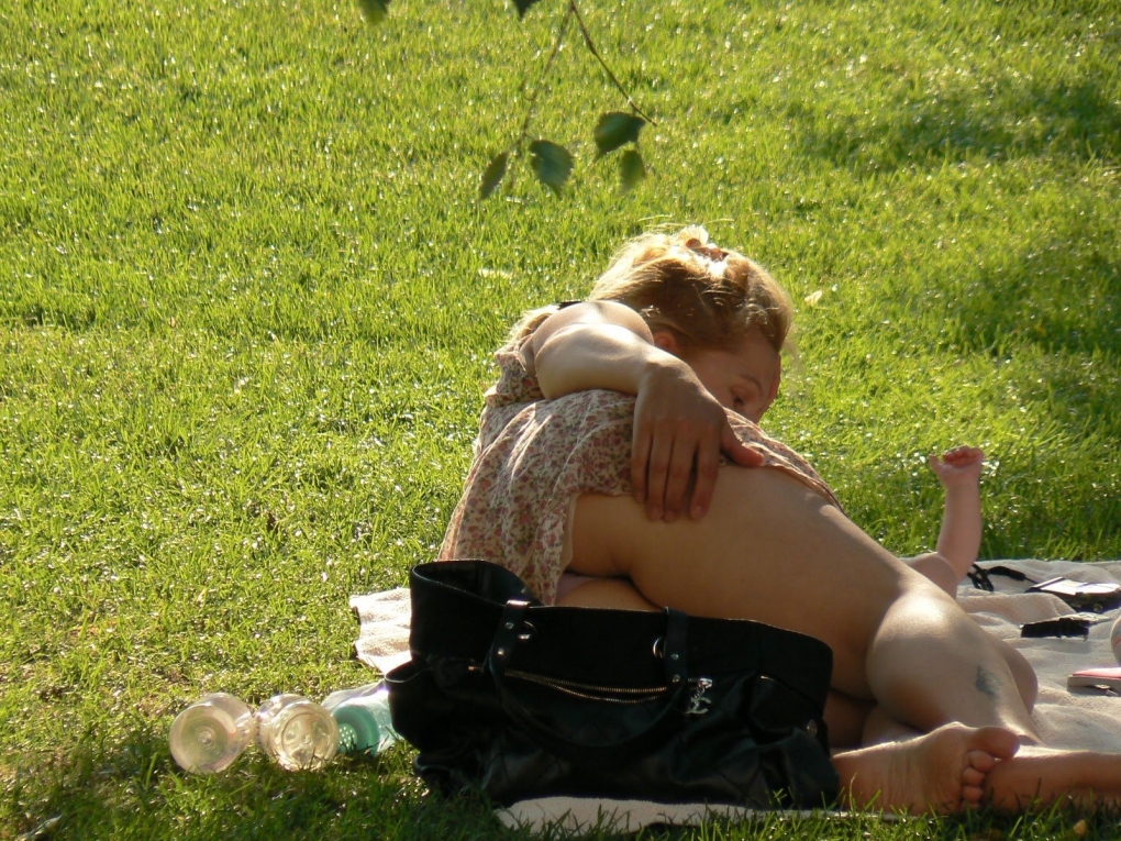 Голые девчонки подсмотренное