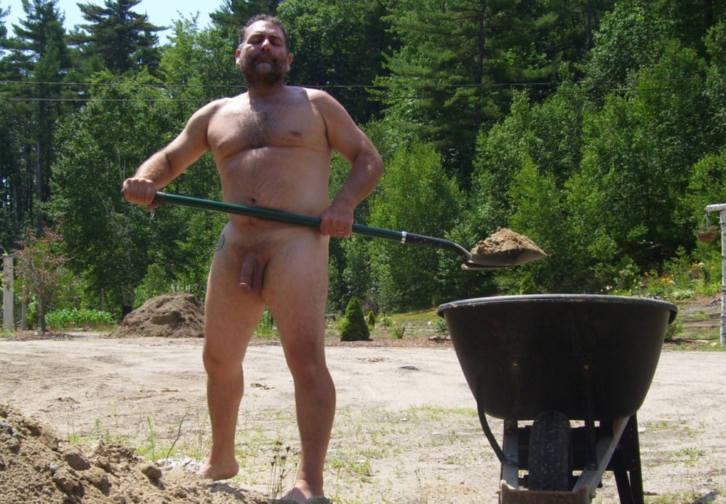 Взрослые мужчины голышом