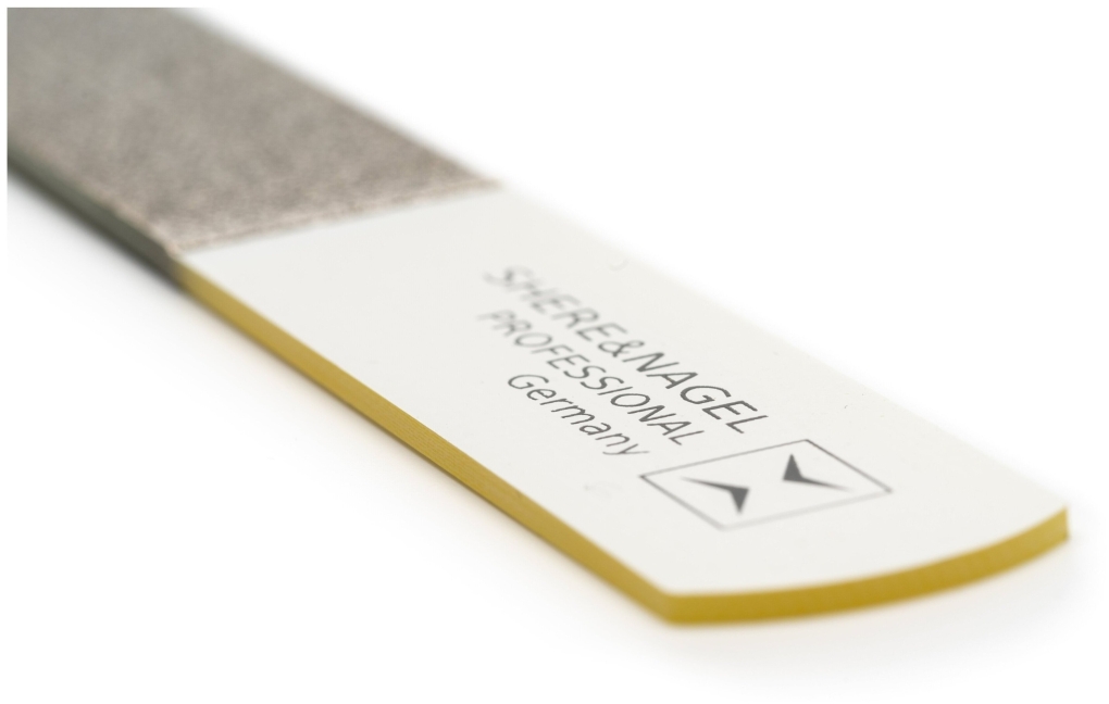 Девушки голышом на песке