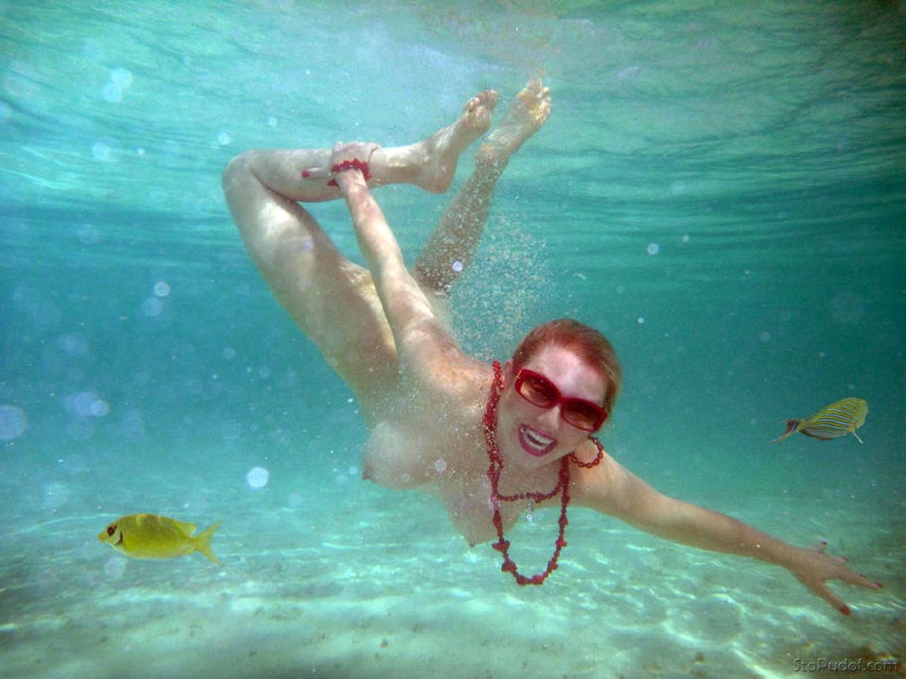 Лена Ленина обнажилась