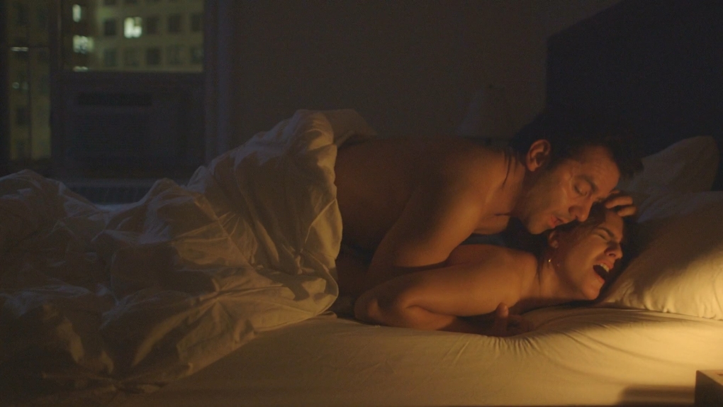 Аоми Муйок в фильме любовь 2015