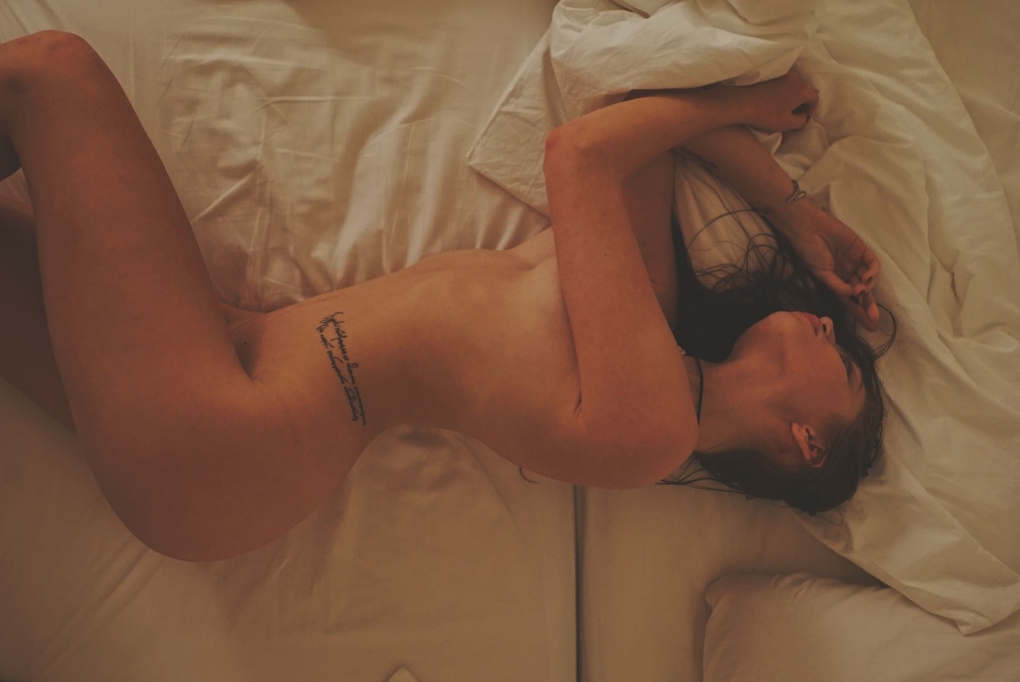 Рената Кондратец голая