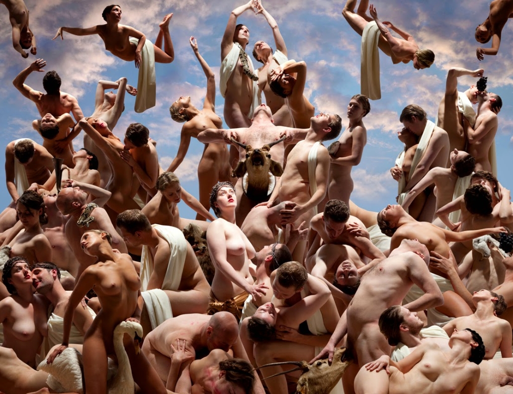 Много мужиков на одну телку