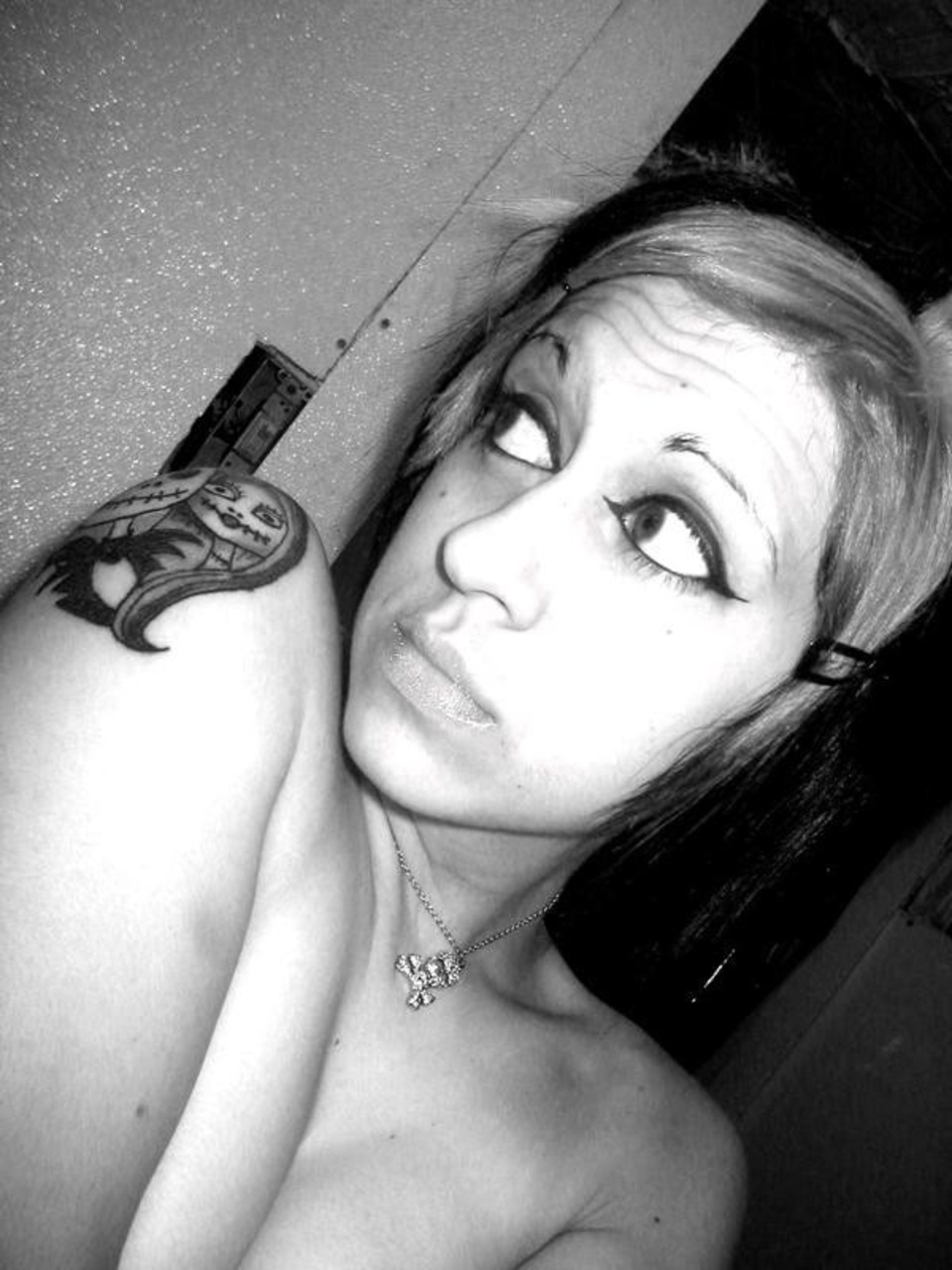 Кривомордая голая сука