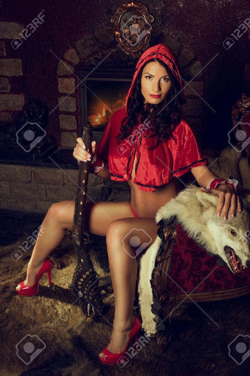 Костюм красной шапочки для девушки