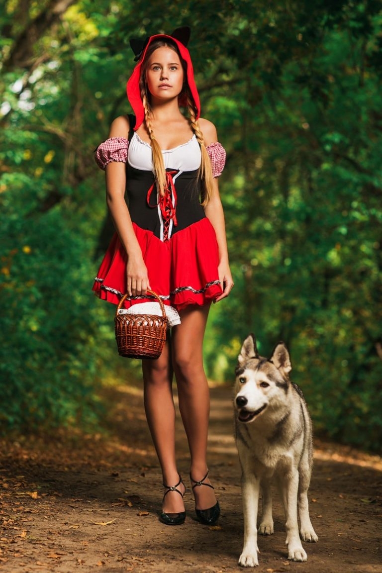 Эротические костюмы сказочных героев