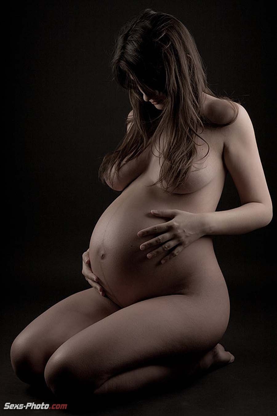 Голая беременная Моника Белуччи