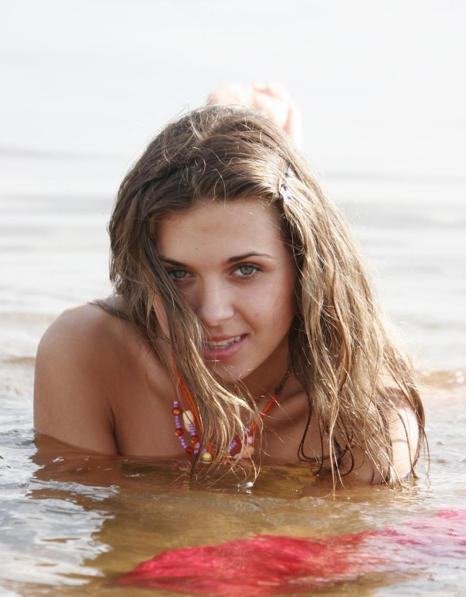 Брюнетка Олеся порноактриса