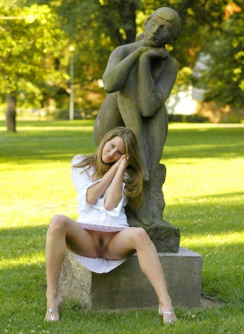 Даника Коллинз без трусов