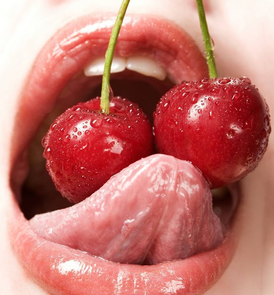 Грудь вишня