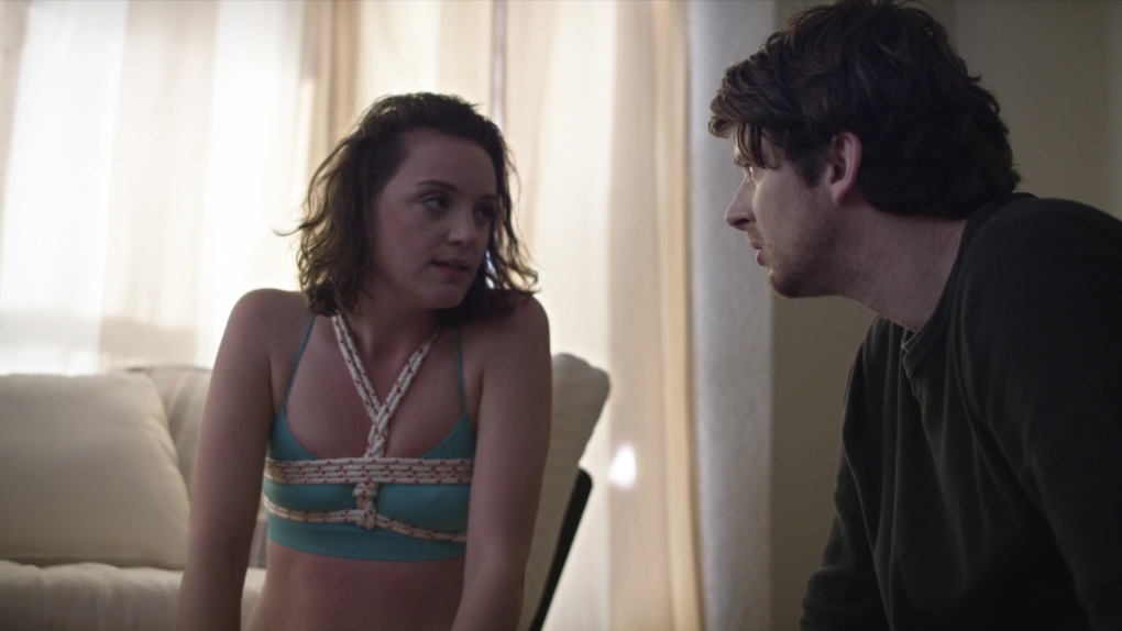 Элеонор Томлинсон ню