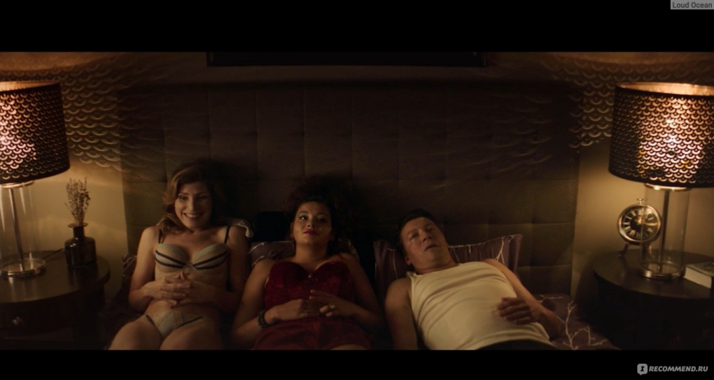 Светлана Камынина голая в сериале в постели.