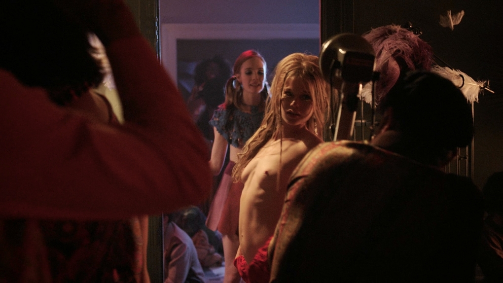 Женевьева Энджелсон ню