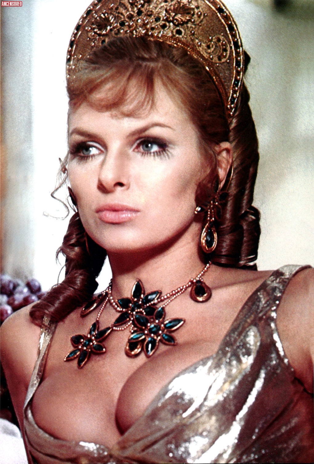 Джули Десмонд рекламирует Москвич 412