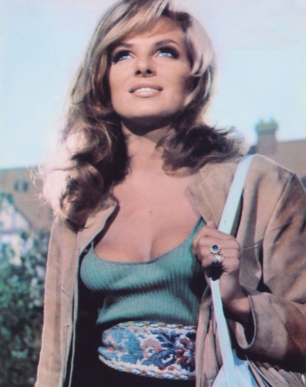 Джули Десмонд