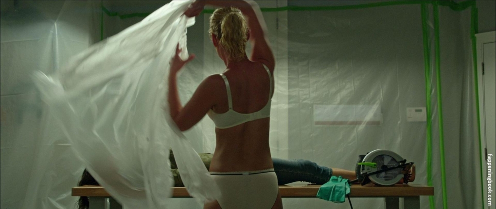 Кэтрин Хейгл в Нижнем белье из фильмов