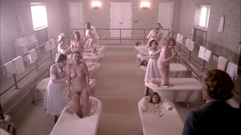 Голые бабы в психбольнице