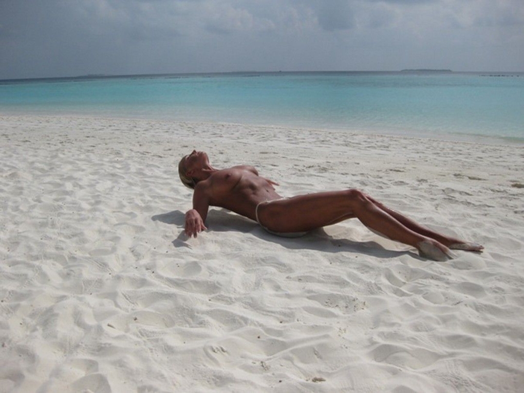 Анастасия Волочкова оголила грудь